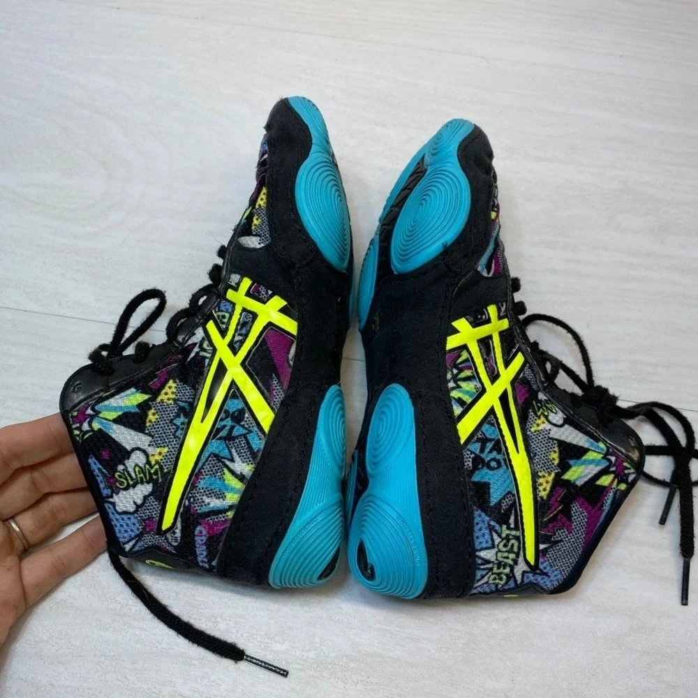 Asics Kids Size 2.5 Snapdown Wrestling Shoes Comic Pop Art Print C544Q